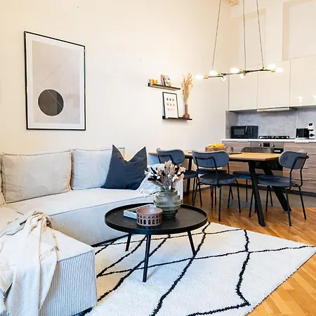 Apartment Rentero Cozy Industrial 8min Dancing House Apartment, Prag