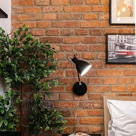 Apartment Rentero Cozy Industrial 8min Dancing House Apartment,