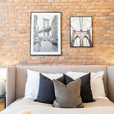 Rentero Cozy Industrial 8min Dancing House Apartment, Apartamento
