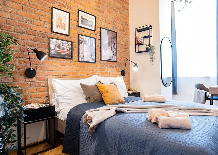 Apartament Rentero Cozy Industrial 8min Dancing House Apartment,