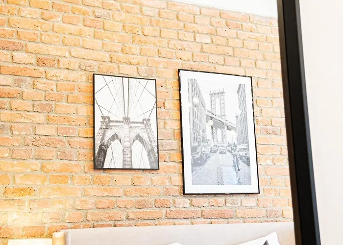 Rentero Cozy Industrial 8min Dancing House Apartment, * Prag